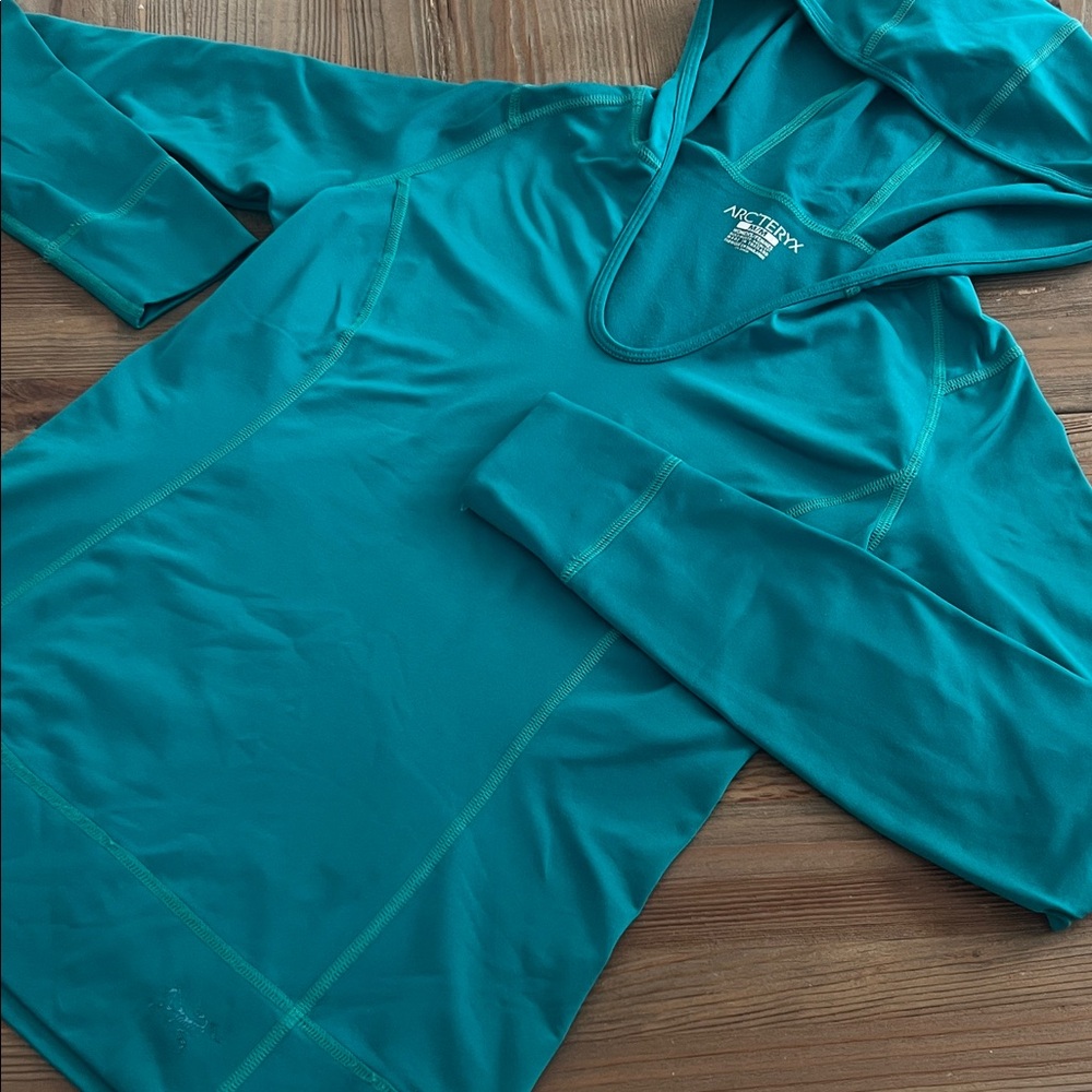 Arcteryx Turquoise Hoodie Medium